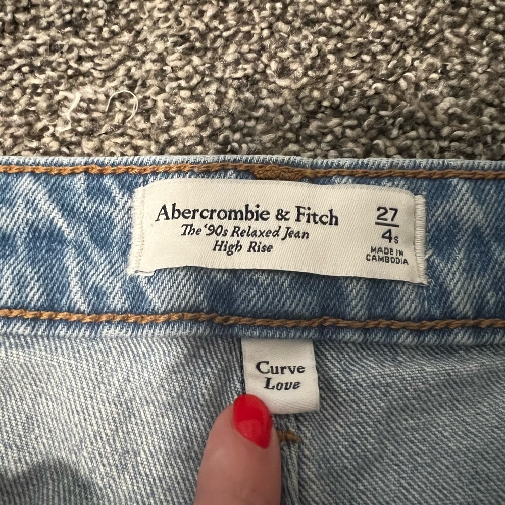 Abercrombie Curve Love 90s high rise relaxed jean - Picture 5 of 7